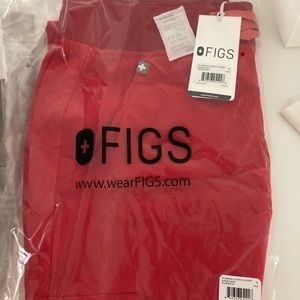Figs zamora 2.0 petite jogger scrub pants size S (NWT) red colored